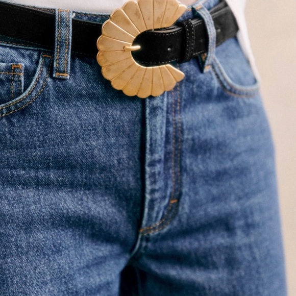 Sezane Sandy Belt *New with Tags* 100% cowhide leather & Gold Buckle. Sold out - Picture 1 of 4